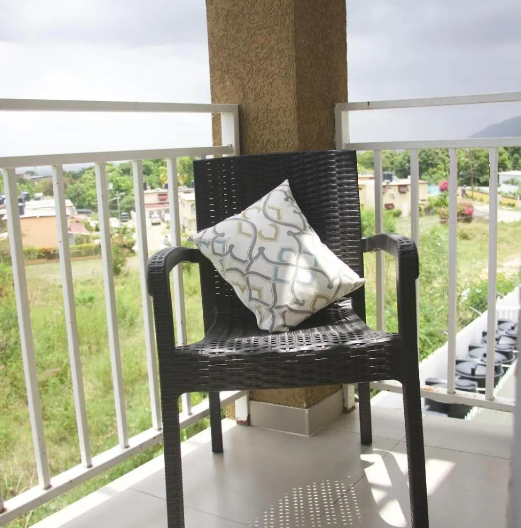 Tropical Bliss Haven Daire Kingston 0*,  Jamaika